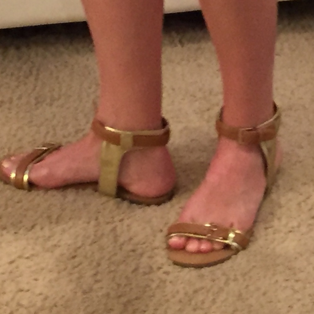 BCBG flat sandals